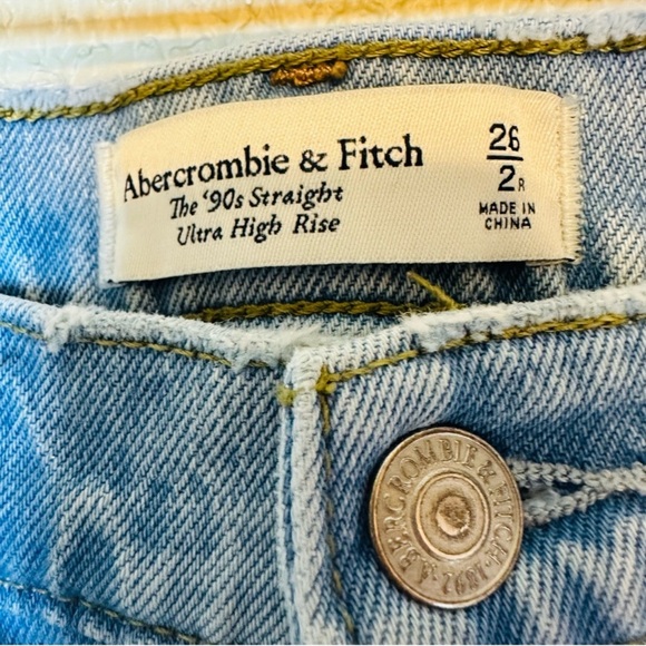 ABERCROMBIE & FITCH The 90's Straight Ultra High Rise Split Hem Curve Love Jeans - Picture 9 of 9